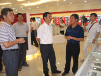 南平市委副書記黃福清、市委常委統(tǒng)戰(zhàn)部部長(zhǎng)黃健平一行視察虹潤(rùn)公司