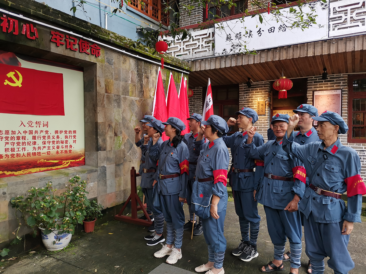 虹潤(rùn)公司黨支部組織開(kāi)展“尋找紅色足跡，牢記初心使命”主題黨日活動(dòng)